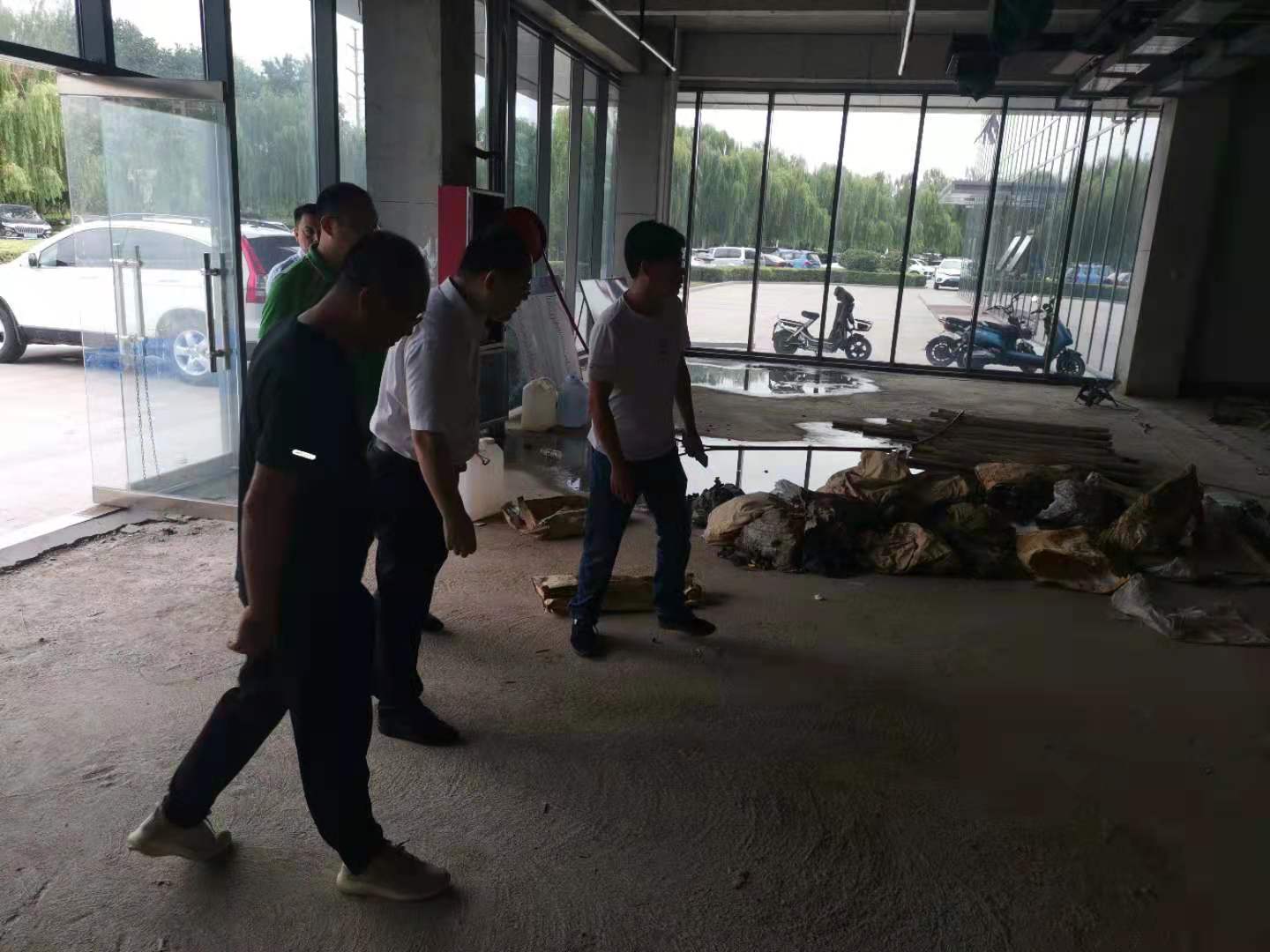 安丘辛市長，文旅局李總，甲方監(jiān)理等來青云數據湖項目檢查工作